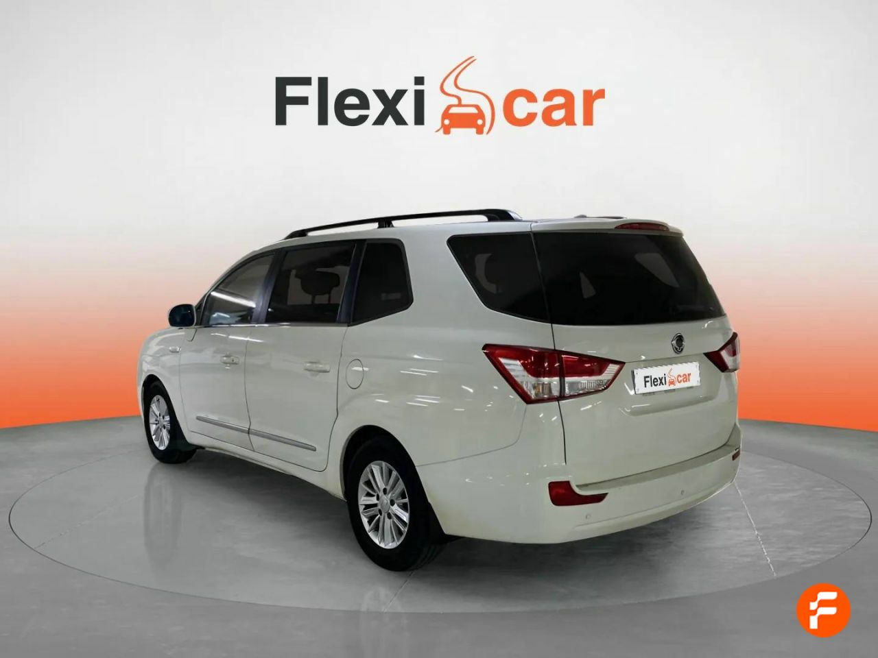 Foto SsangYong Rodius 5