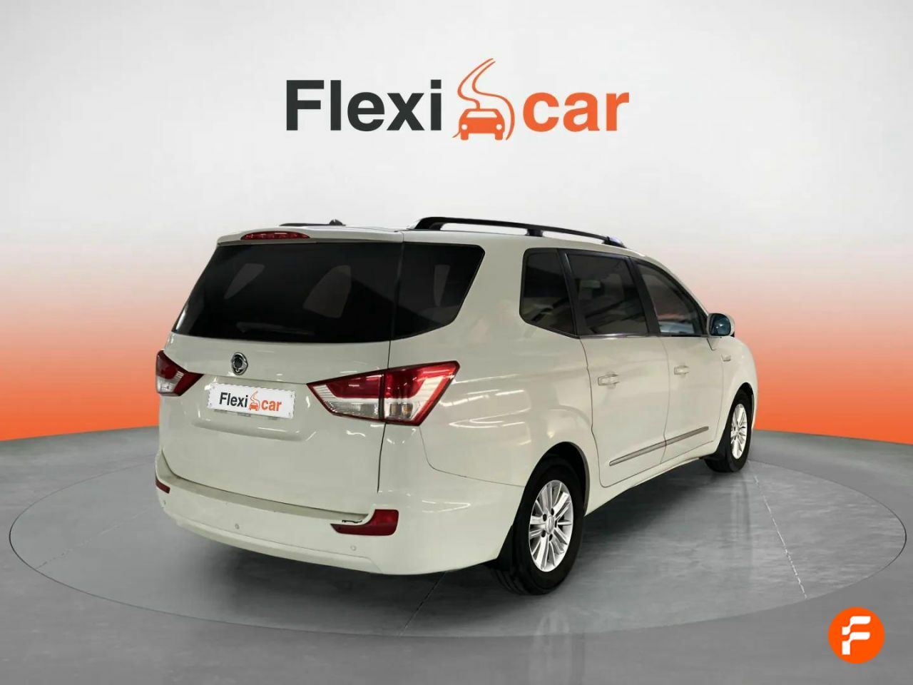 Foto SsangYong Rodius 8