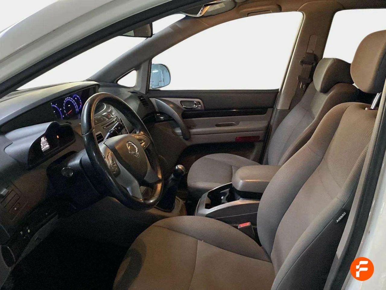 Foto SsangYong Rodius 15