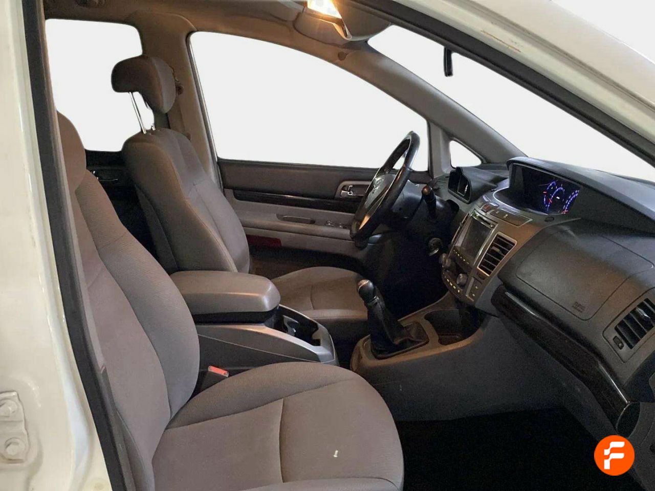 Foto SsangYong Rodius 16