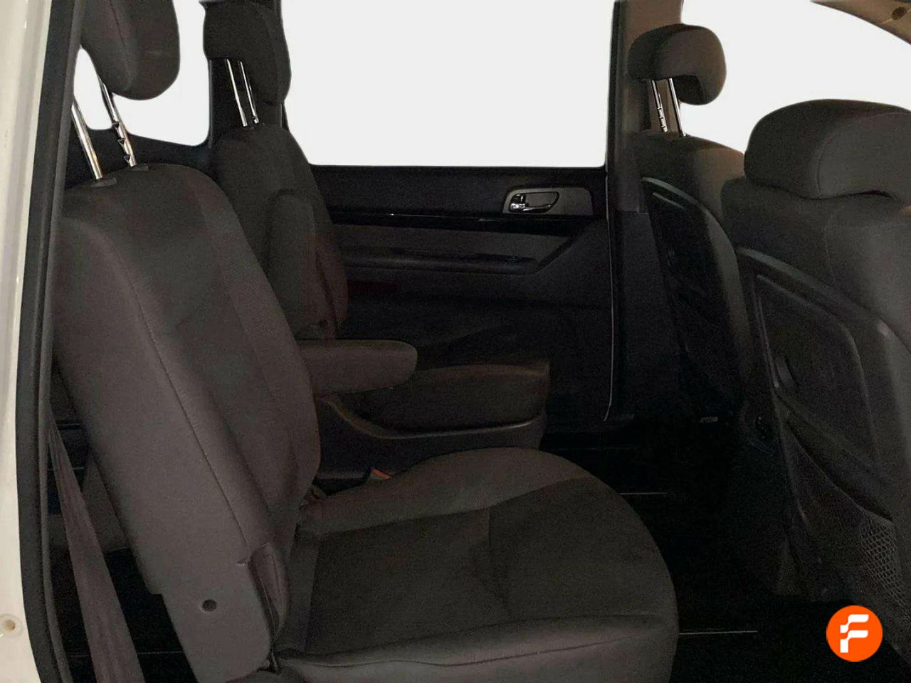Foto SsangYong Rodius 18