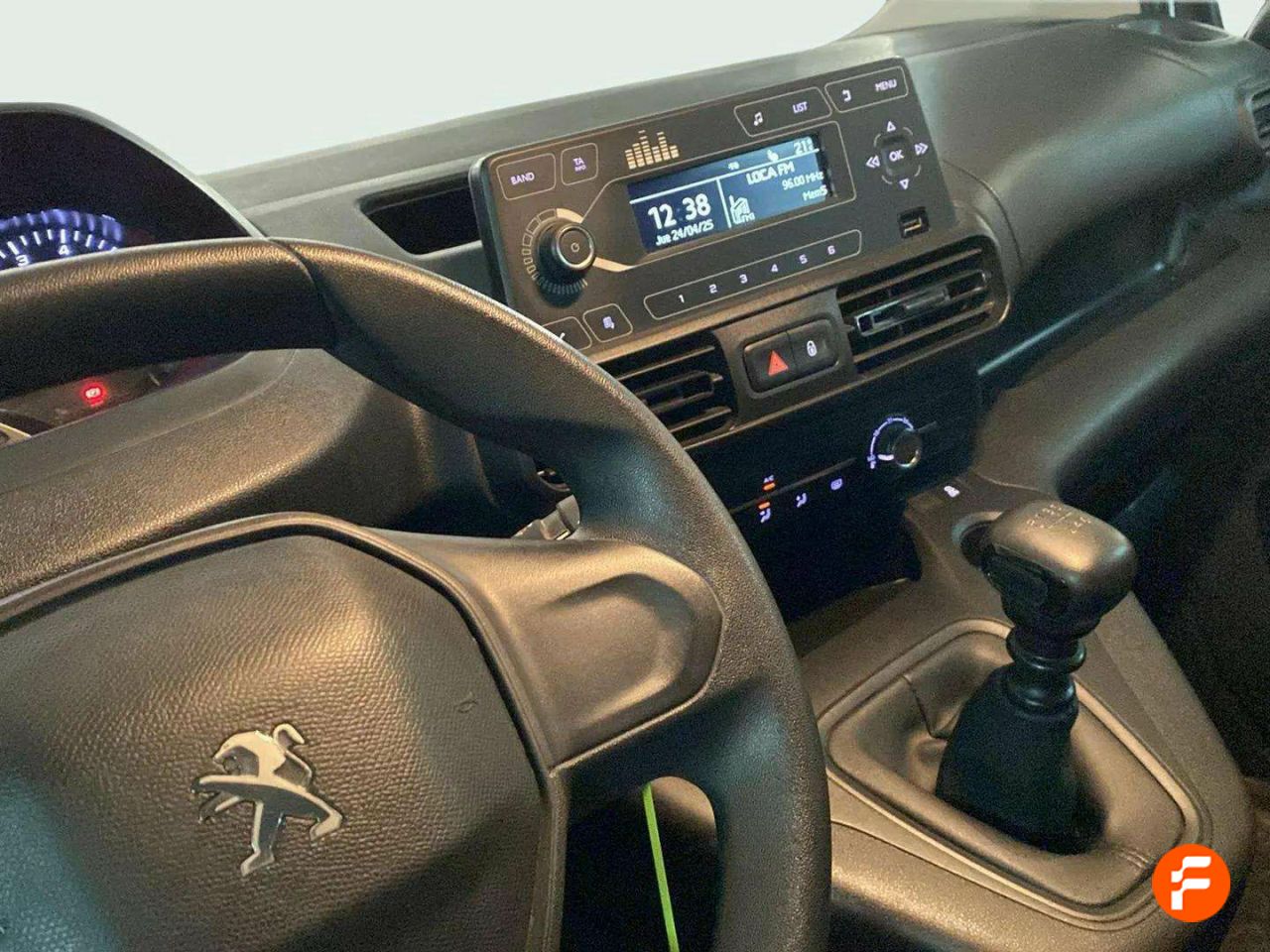 Foto Peugeot Rifter 15