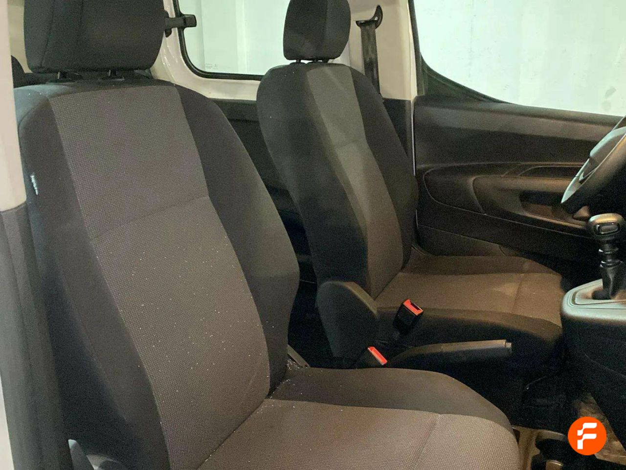 Foto Peugeot Rifter 19