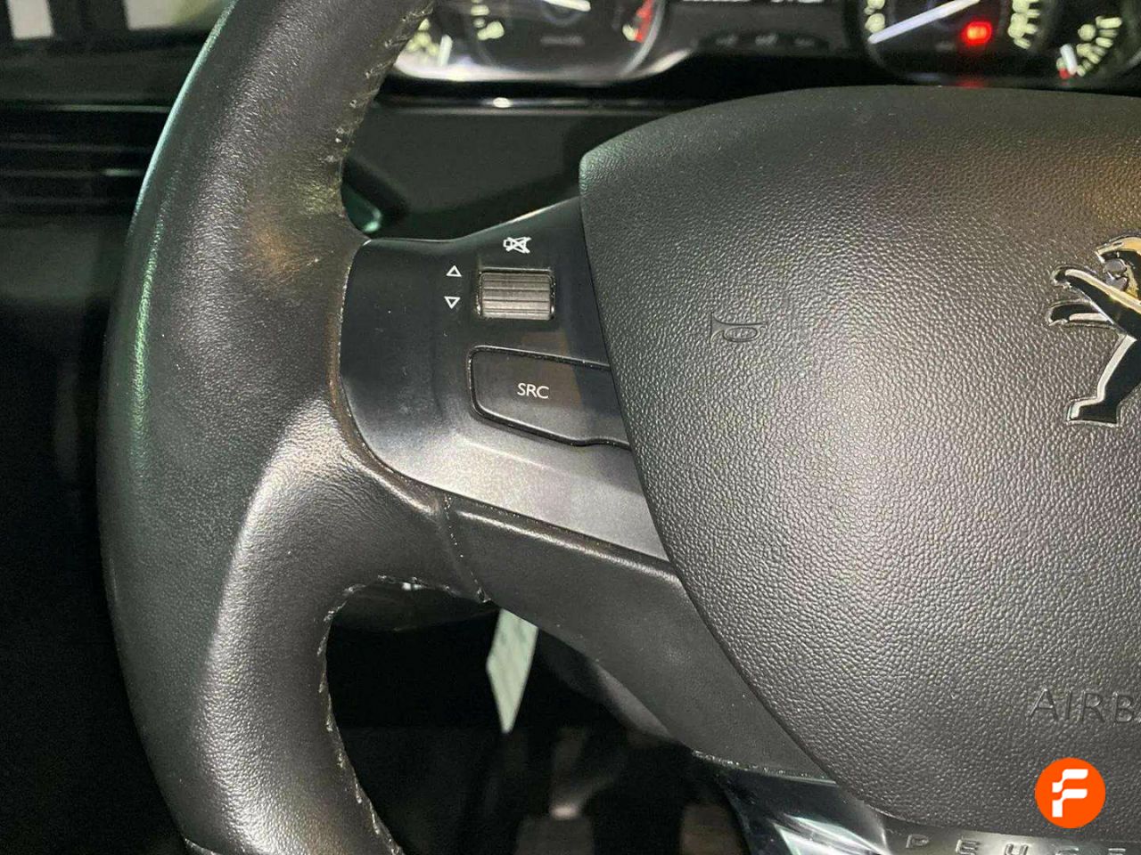 Foto Peugeot 208 11
