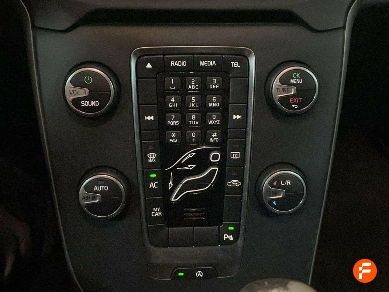 Foto Volvo V40 16