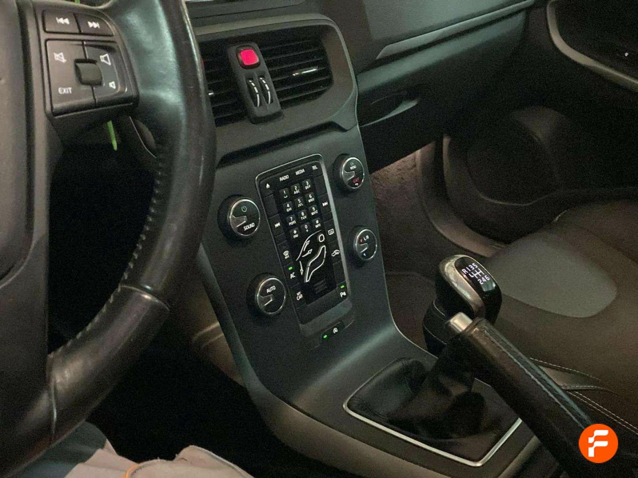 Foto Volvo V40 17