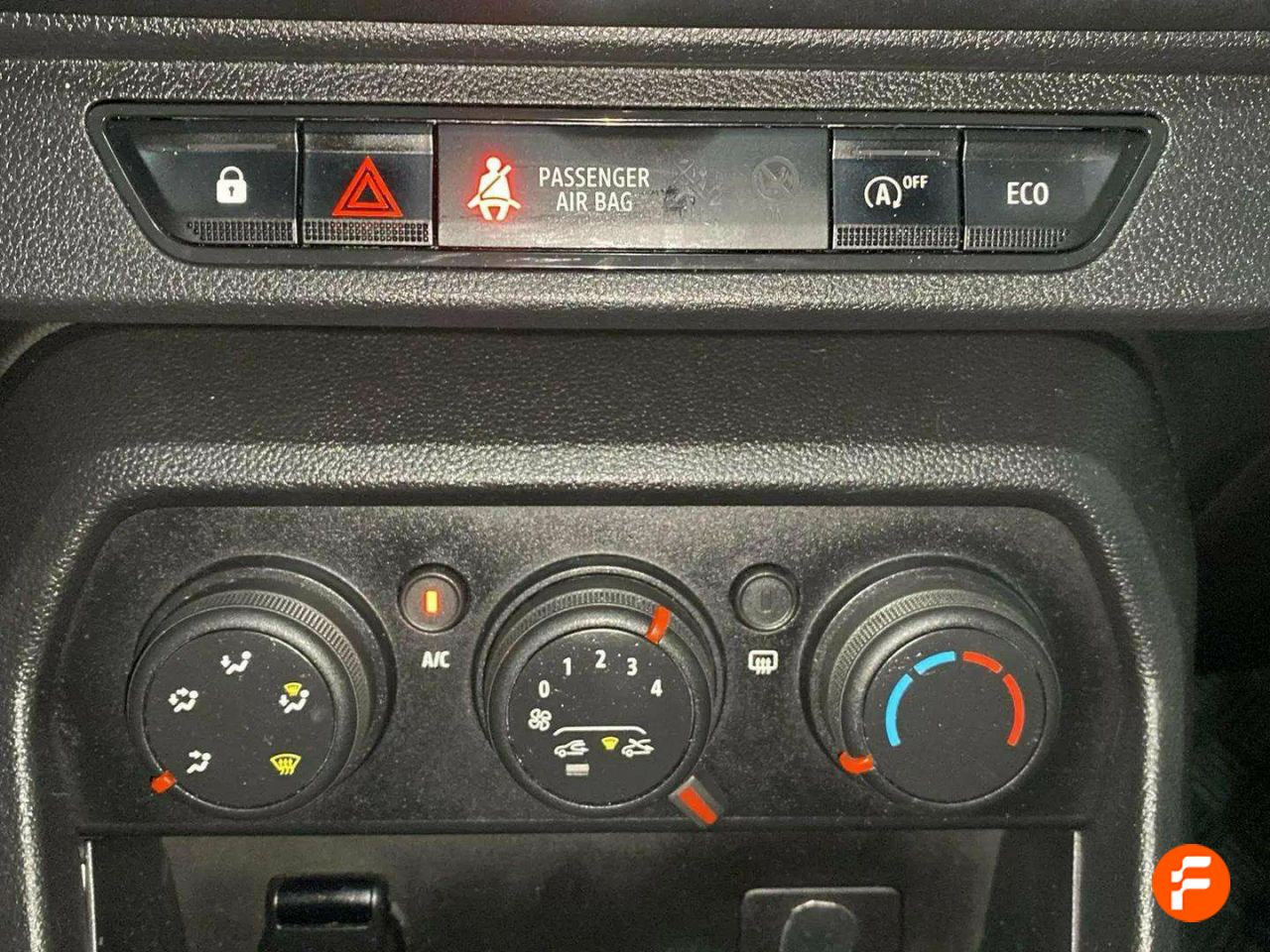 Foto Dacia Logan 17