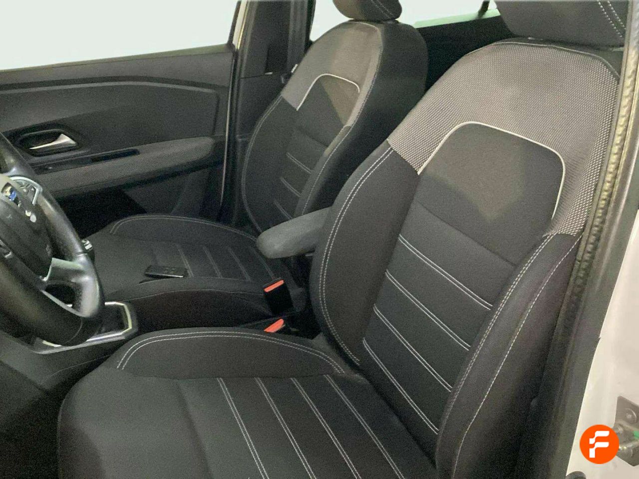 Foto Dacia Logan 23