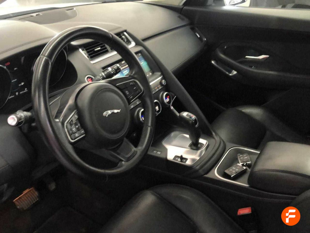 Foto Jaguar E-Pace 14