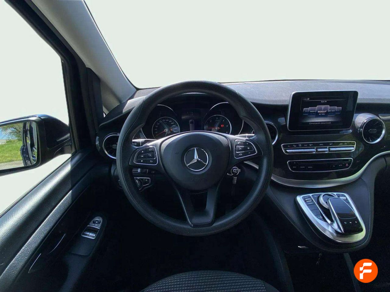 Foto Mercedes-Benz Clase V 8