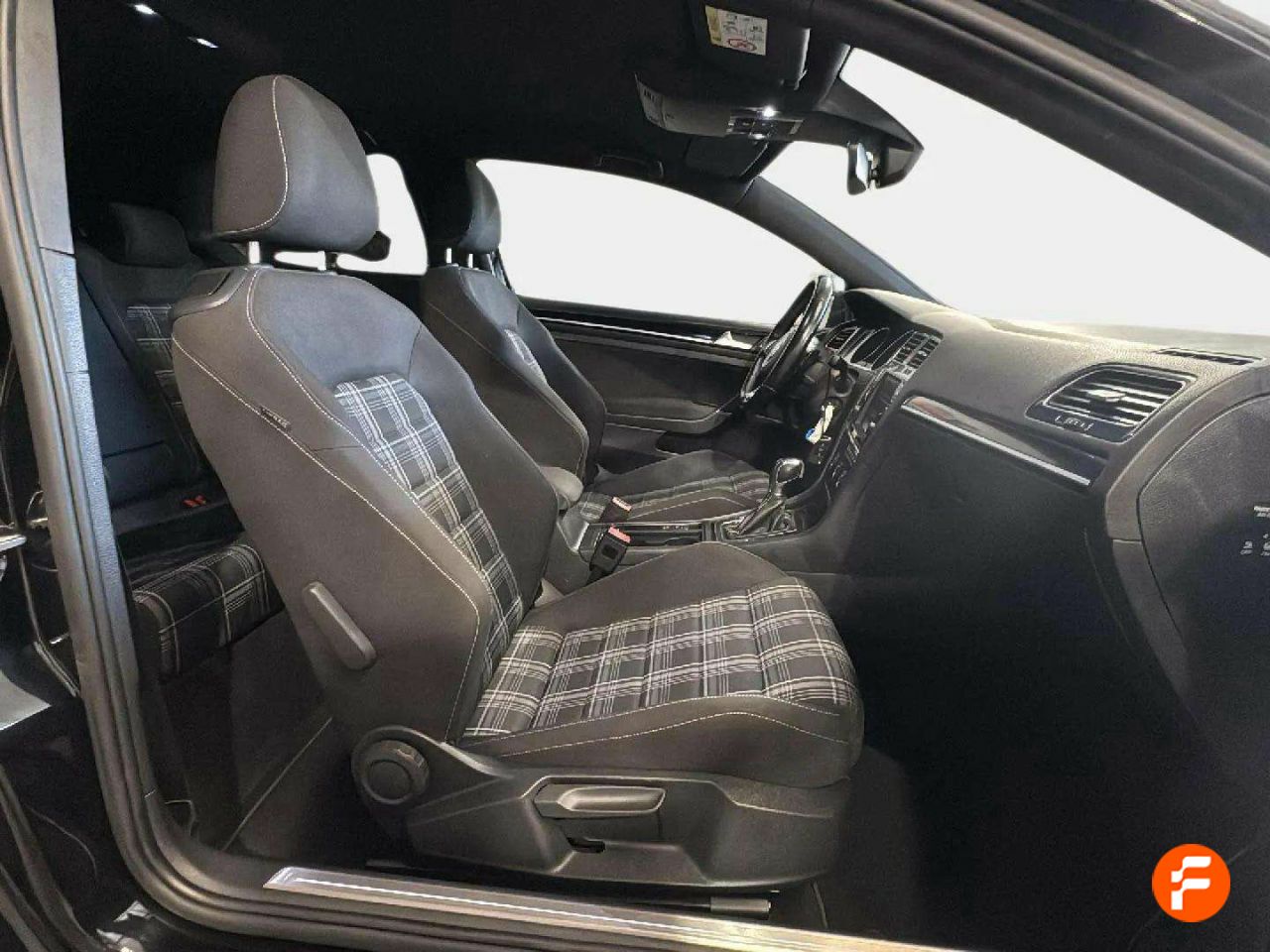 Foto Volkswagen Golf 15
