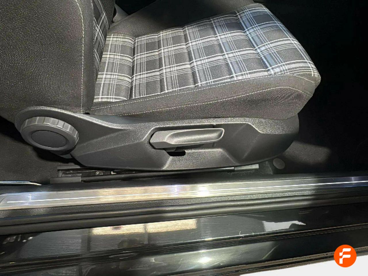 Foto Volkswagen Golf 39
