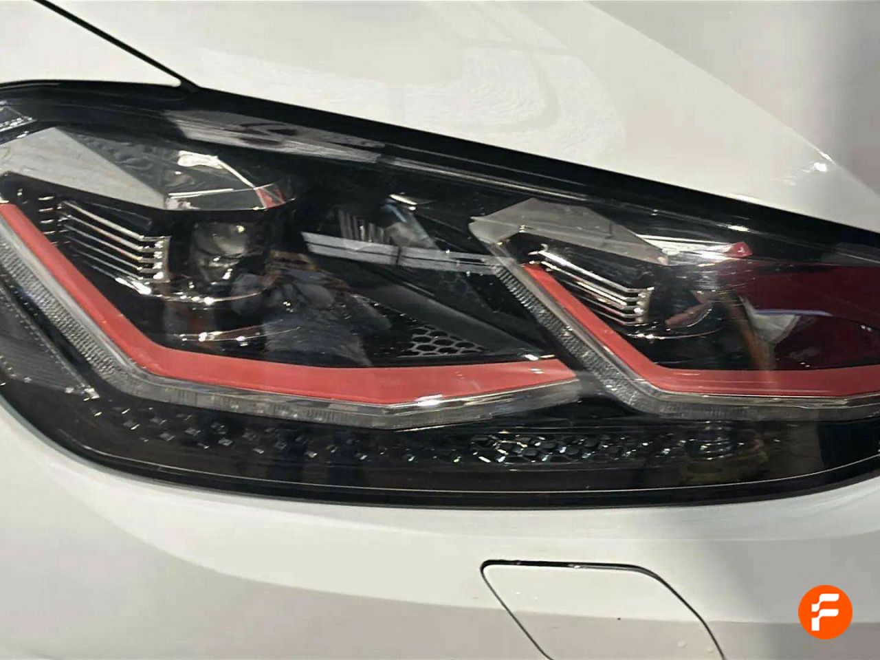 Foto Volkswagen Golf 32