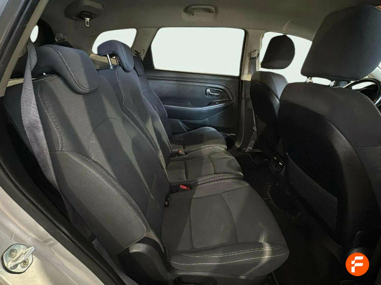 Foto Kia Carens 15