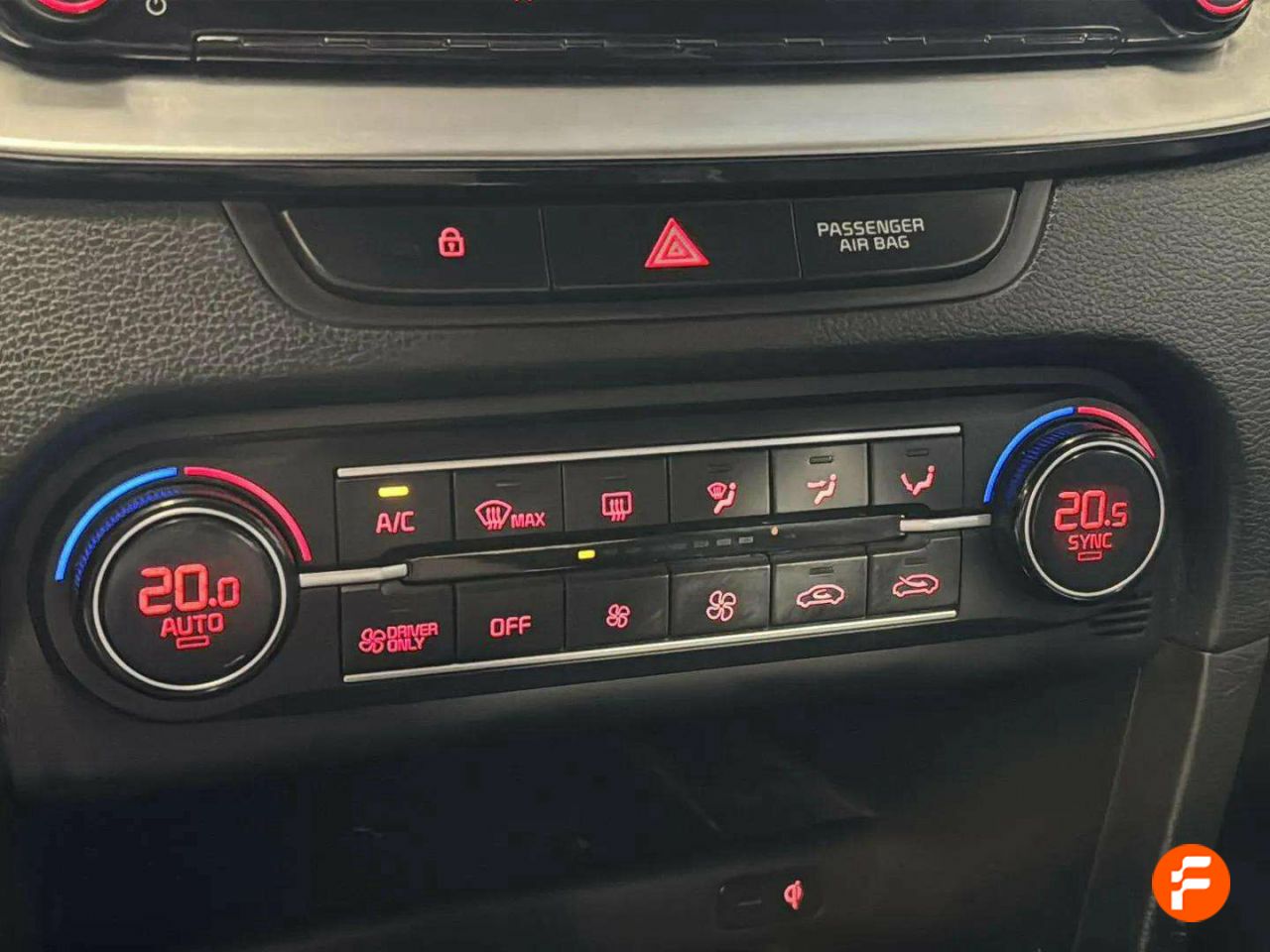 Foto Kia XCeed 32