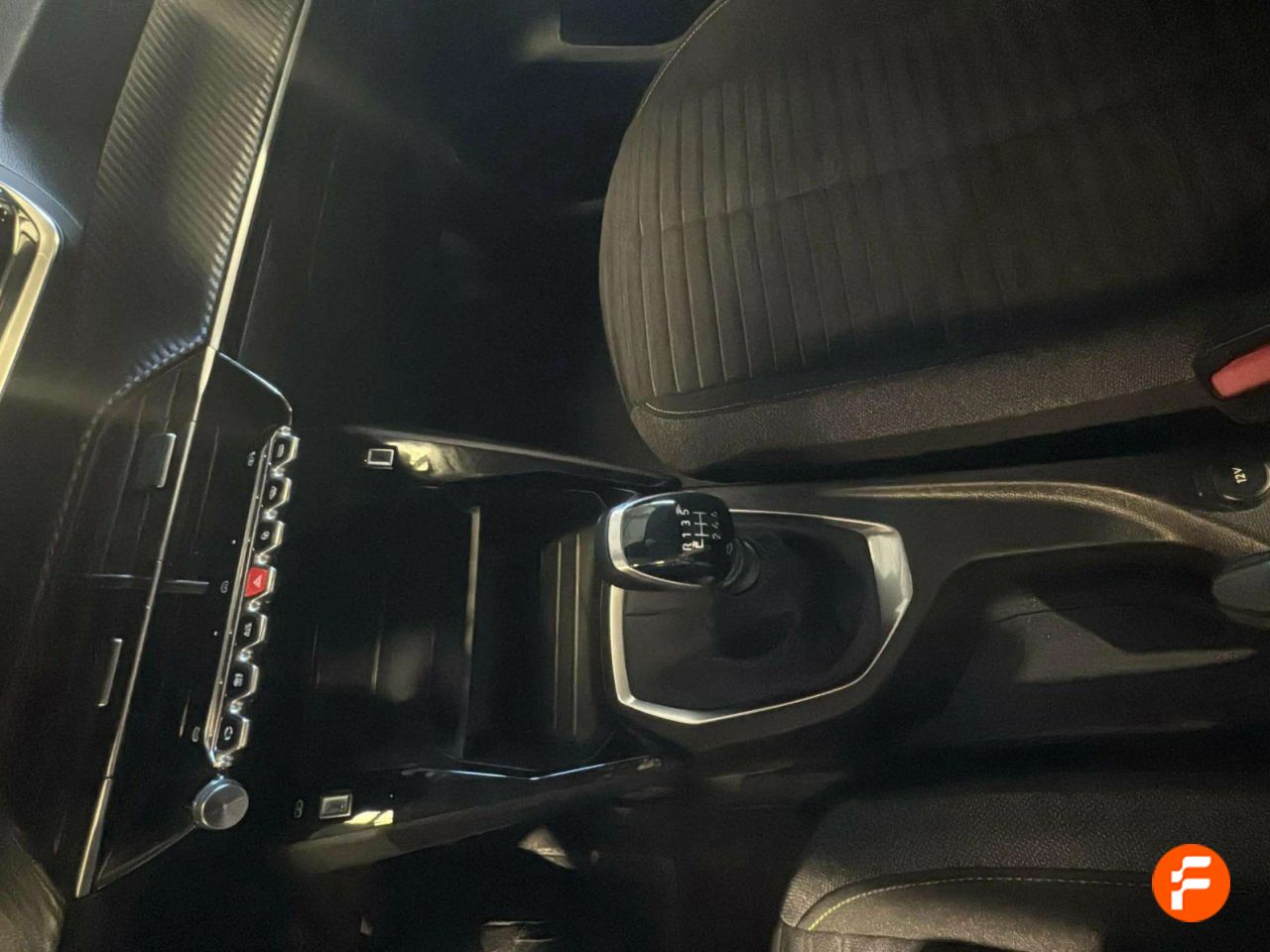 Foto Peugeot 208 27