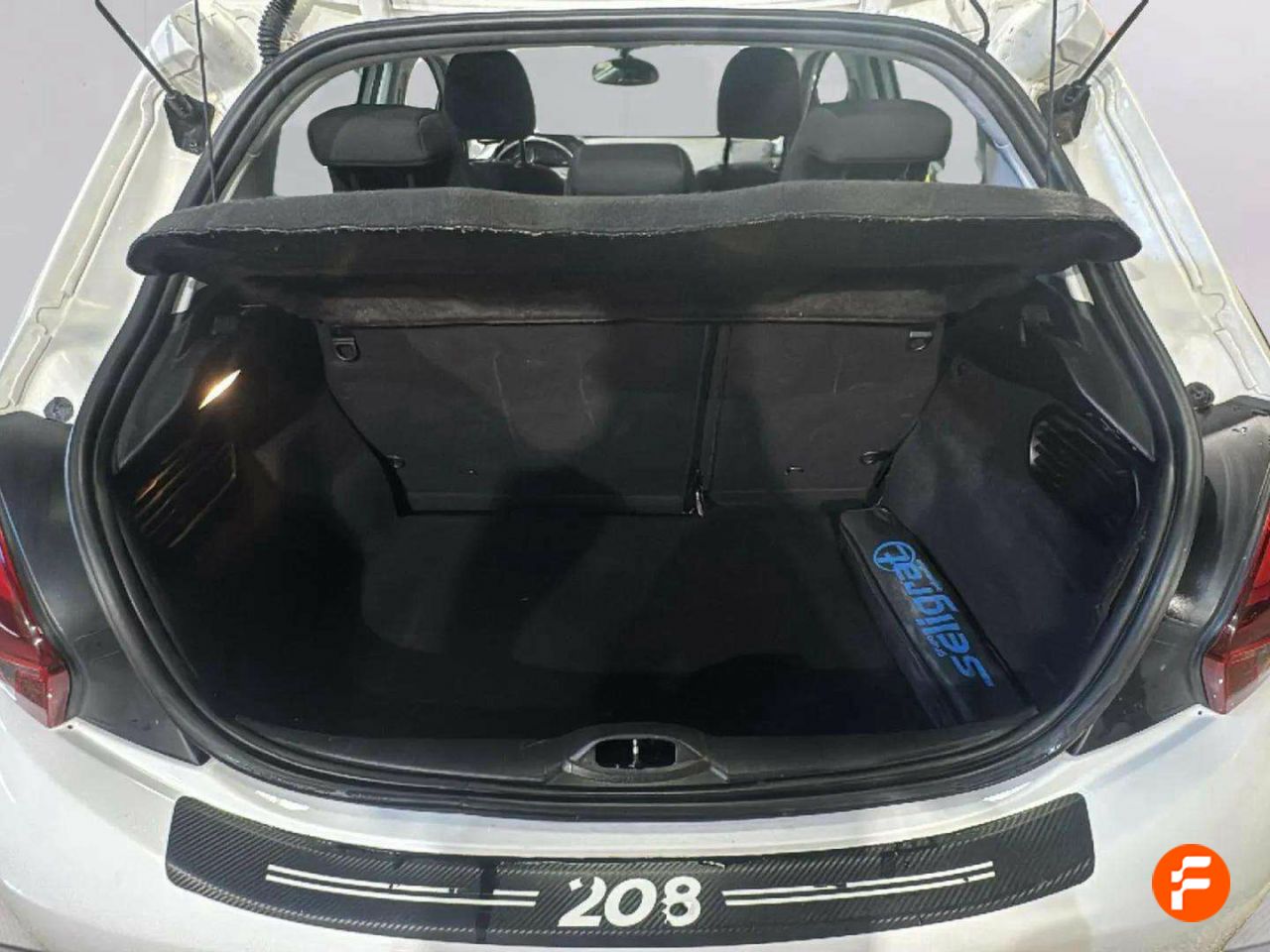Foto Peugeot 208 16