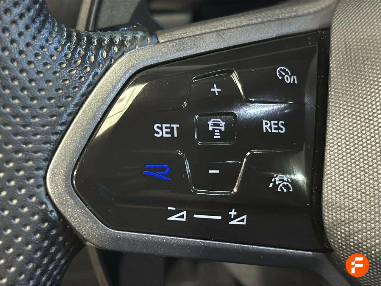 Foto Volkswagen T-Roc 23