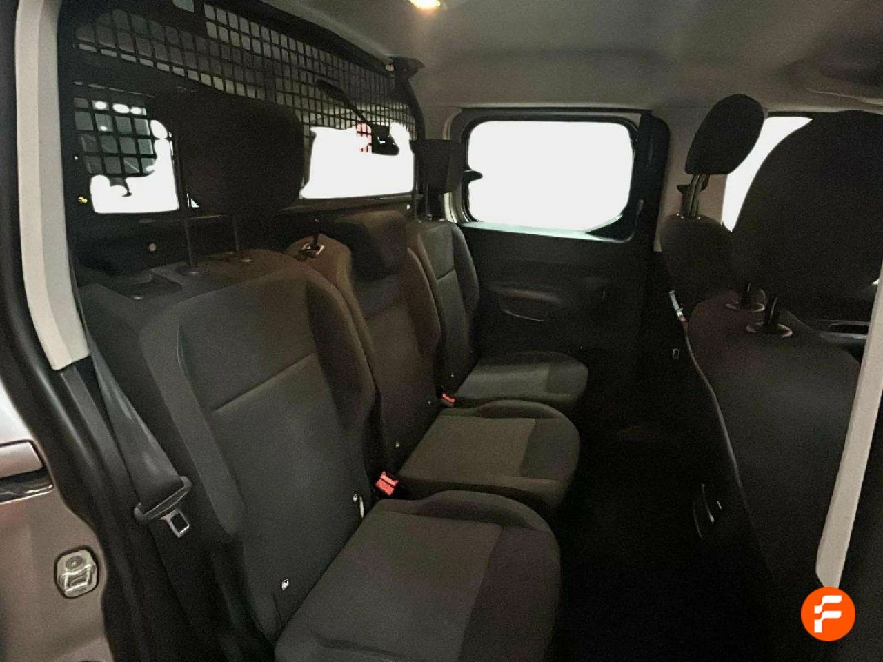 Foto Peugeot Rifter 13