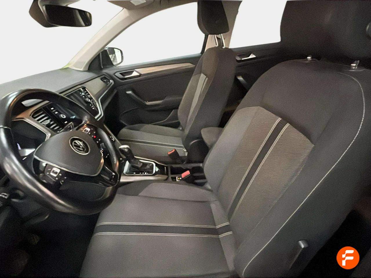 Foto Volkswagen T-Roc 13