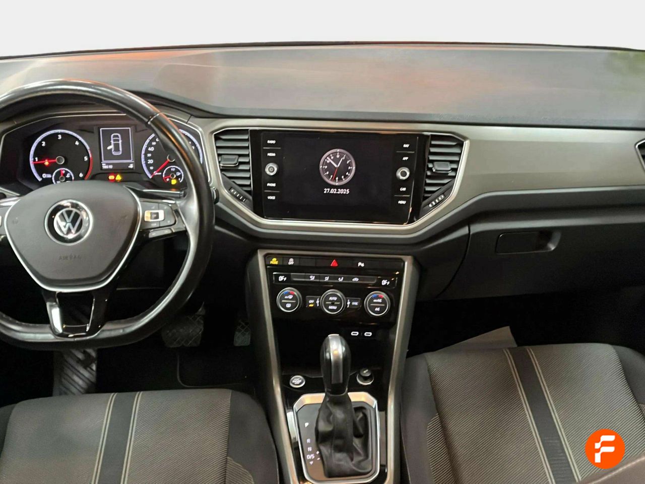Foto Volkswagen T-Roc 15