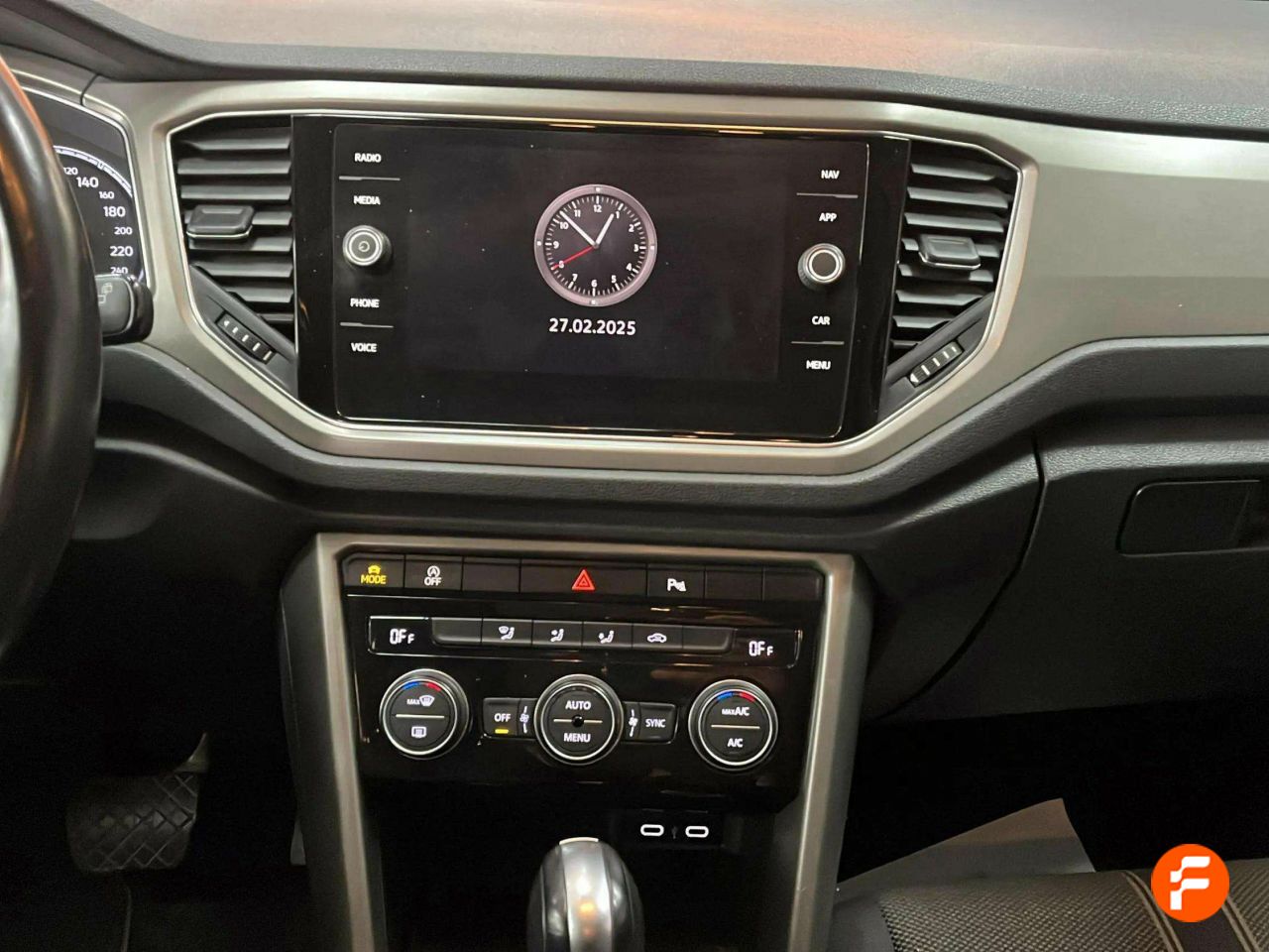 Foto Volkswagen T-Roc 17
