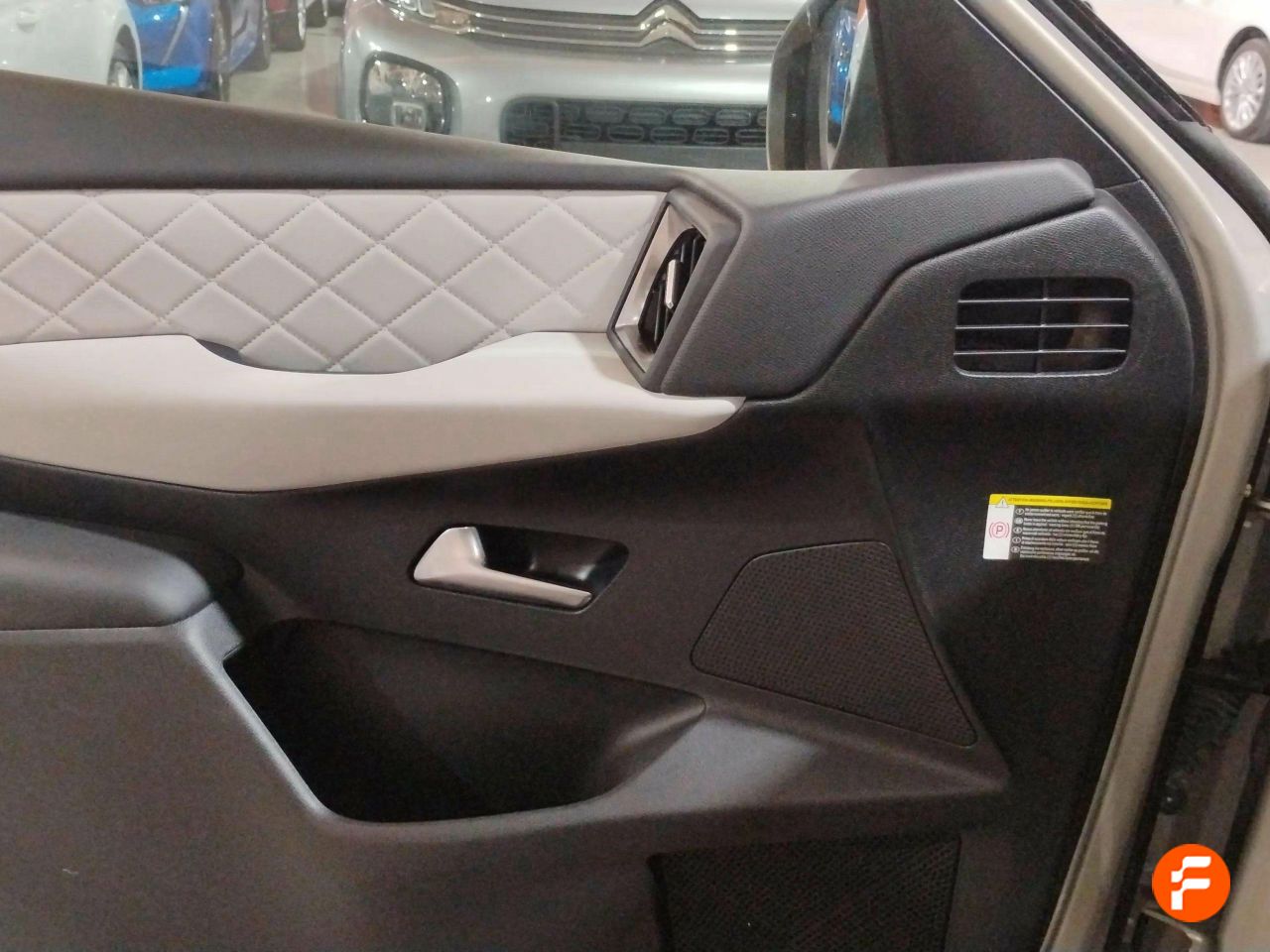 Foto DS Automobiles DS 3 24