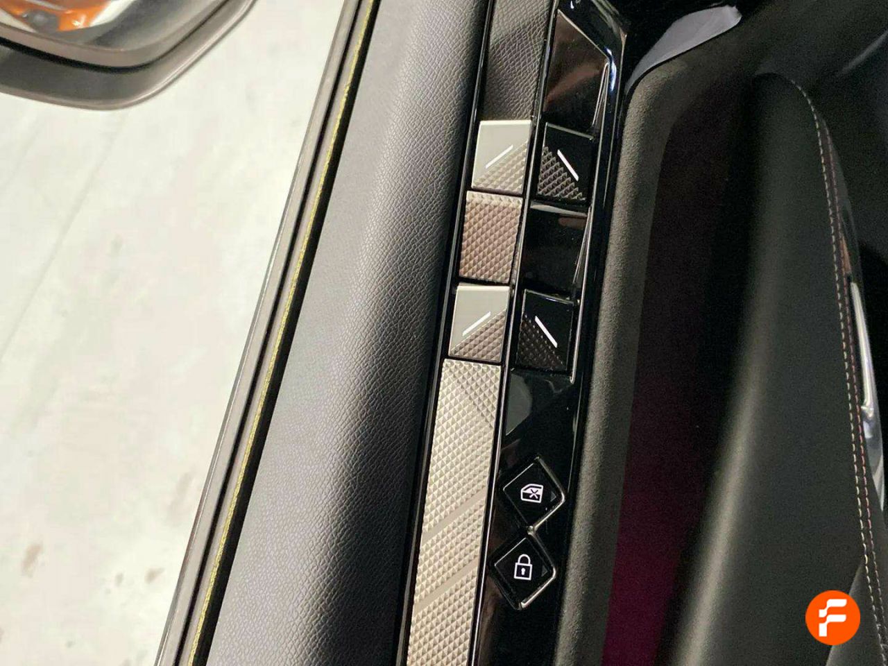 Foto DS Automobiles DS 4 19