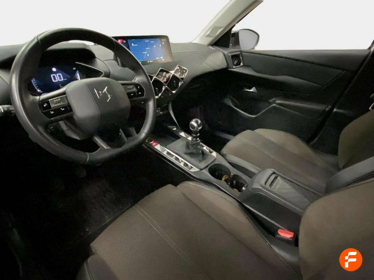 Foto DS Automobiles DS 3 33