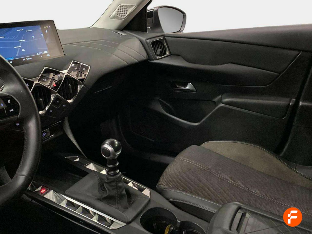 Foto DS Automobiles DS 3 35