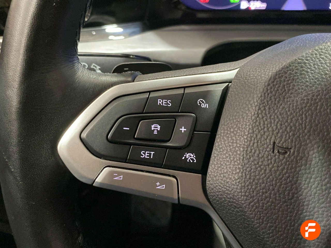 Foto Volkswagen Golf 21