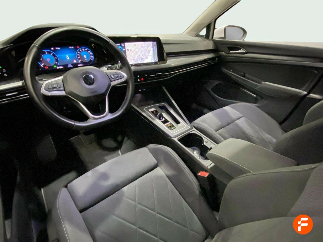 Foto Volkswagen Golf 32