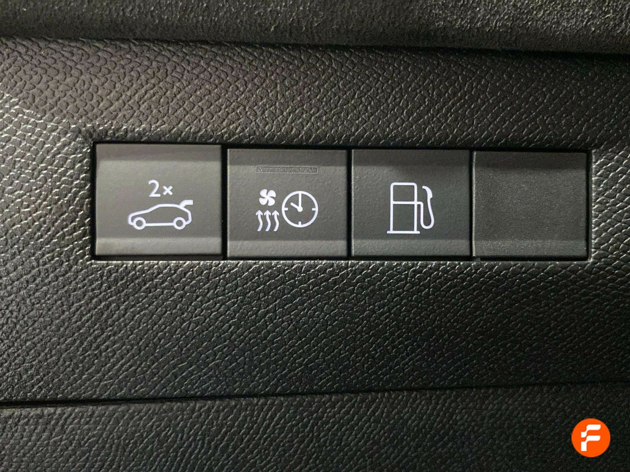 Foto DS Automobiles DS 4 19