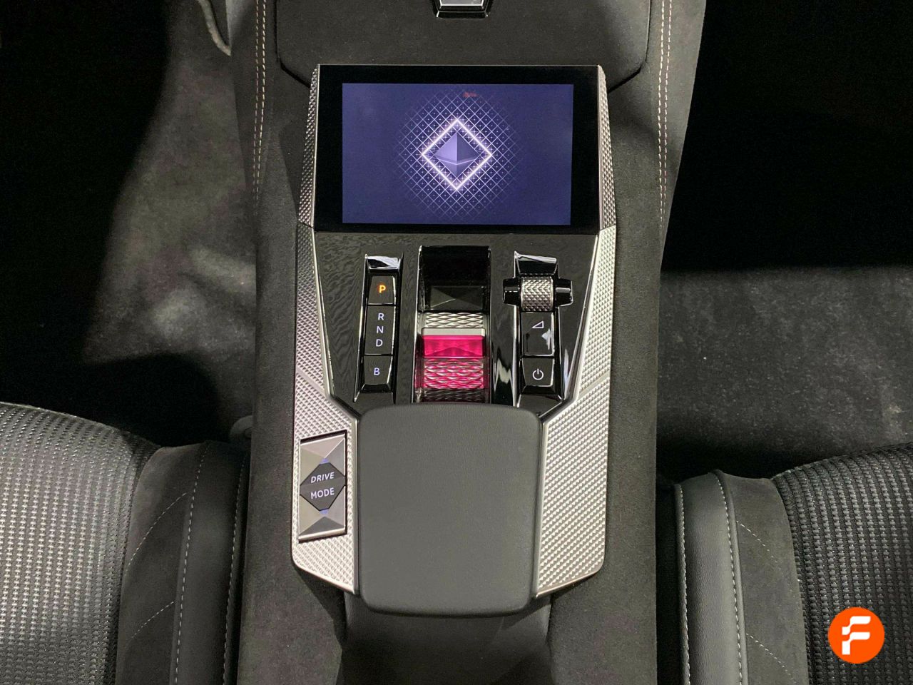 Foto DS Automobiles DS 4 36