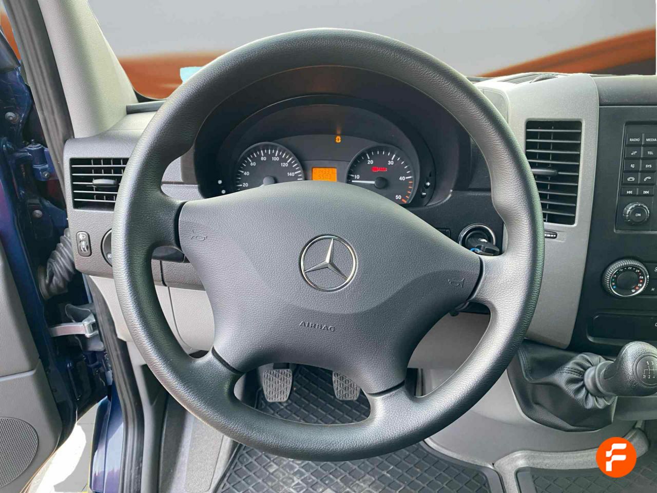 Foto Mercedes-Benz Sprinter 18