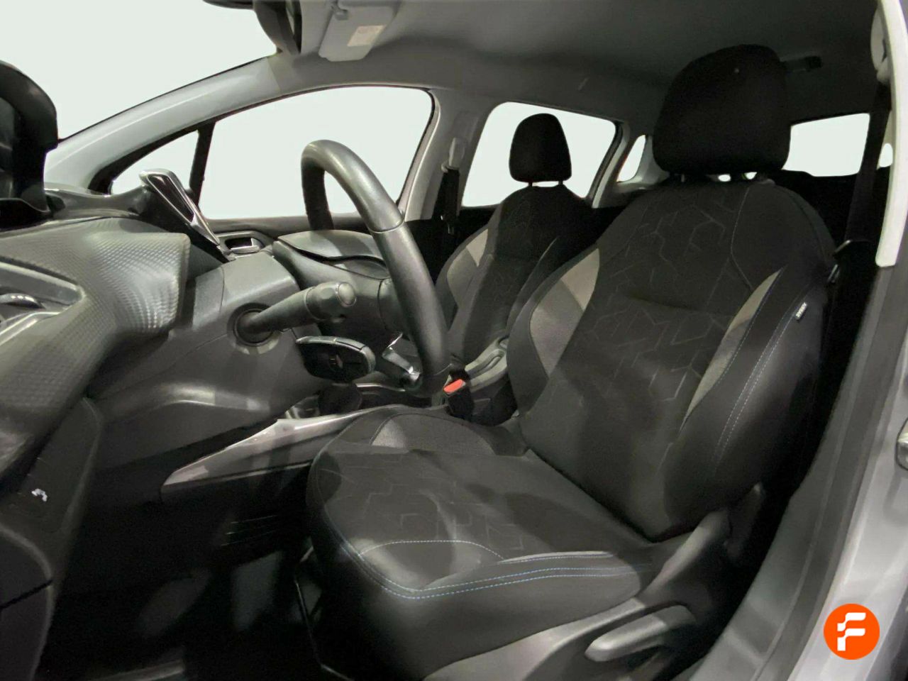 Foto Peugeot 2008 11