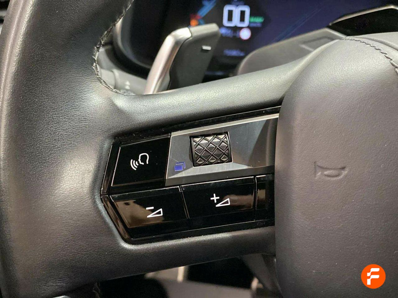Foto DS Automobiles DS 7 21