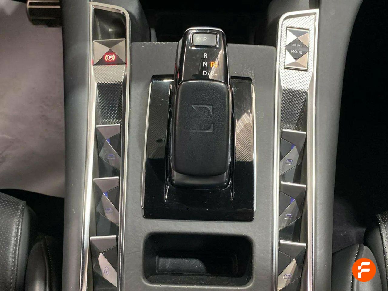 Foto DS Automobiles DS 7 38