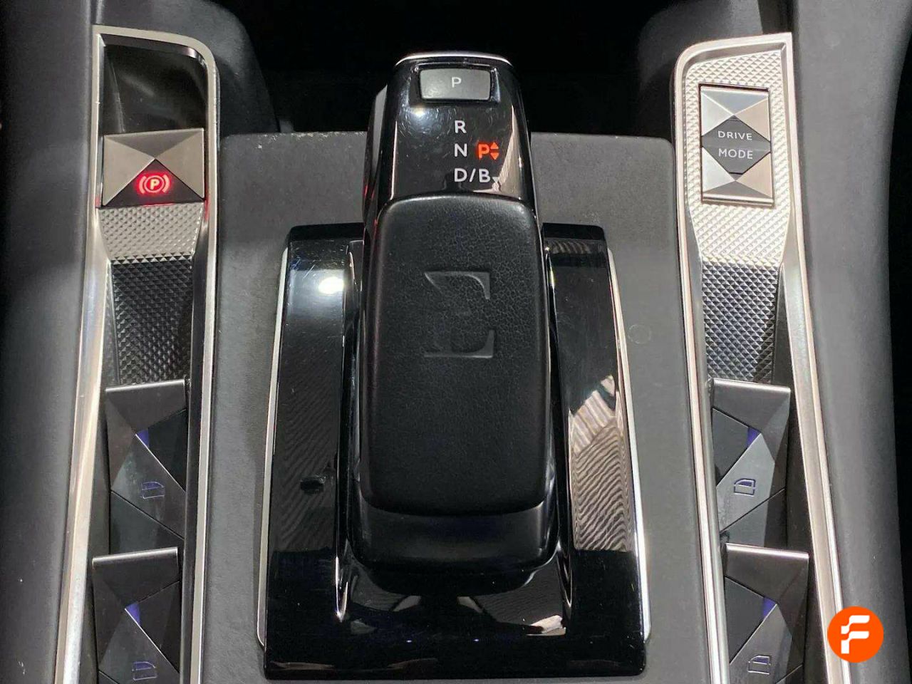 Foto DS Automobiles DS 7 39