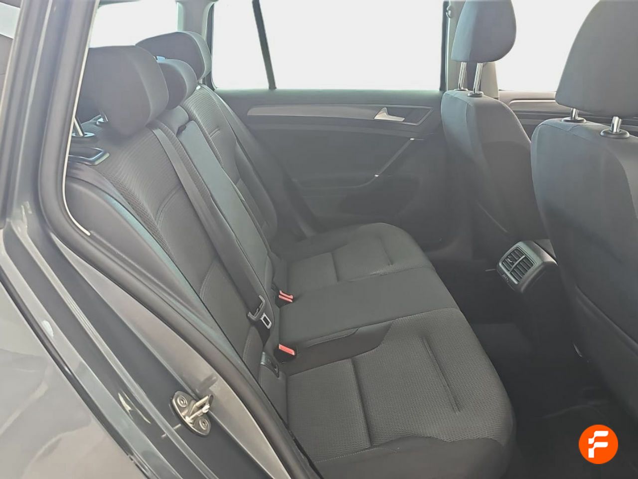 Foto Volkswagen Golf 13