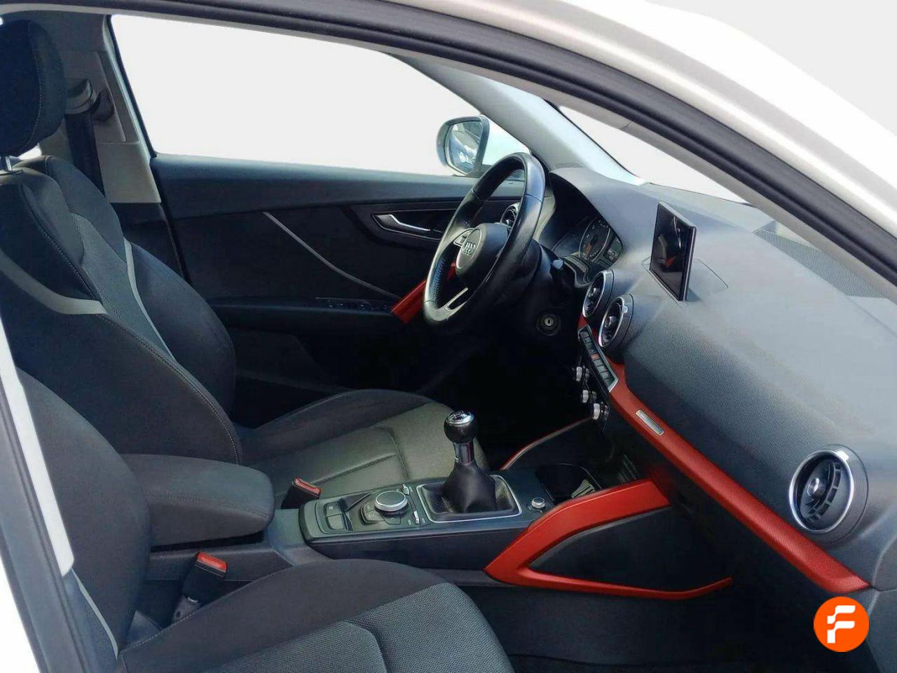 Foto Audi Q2 8