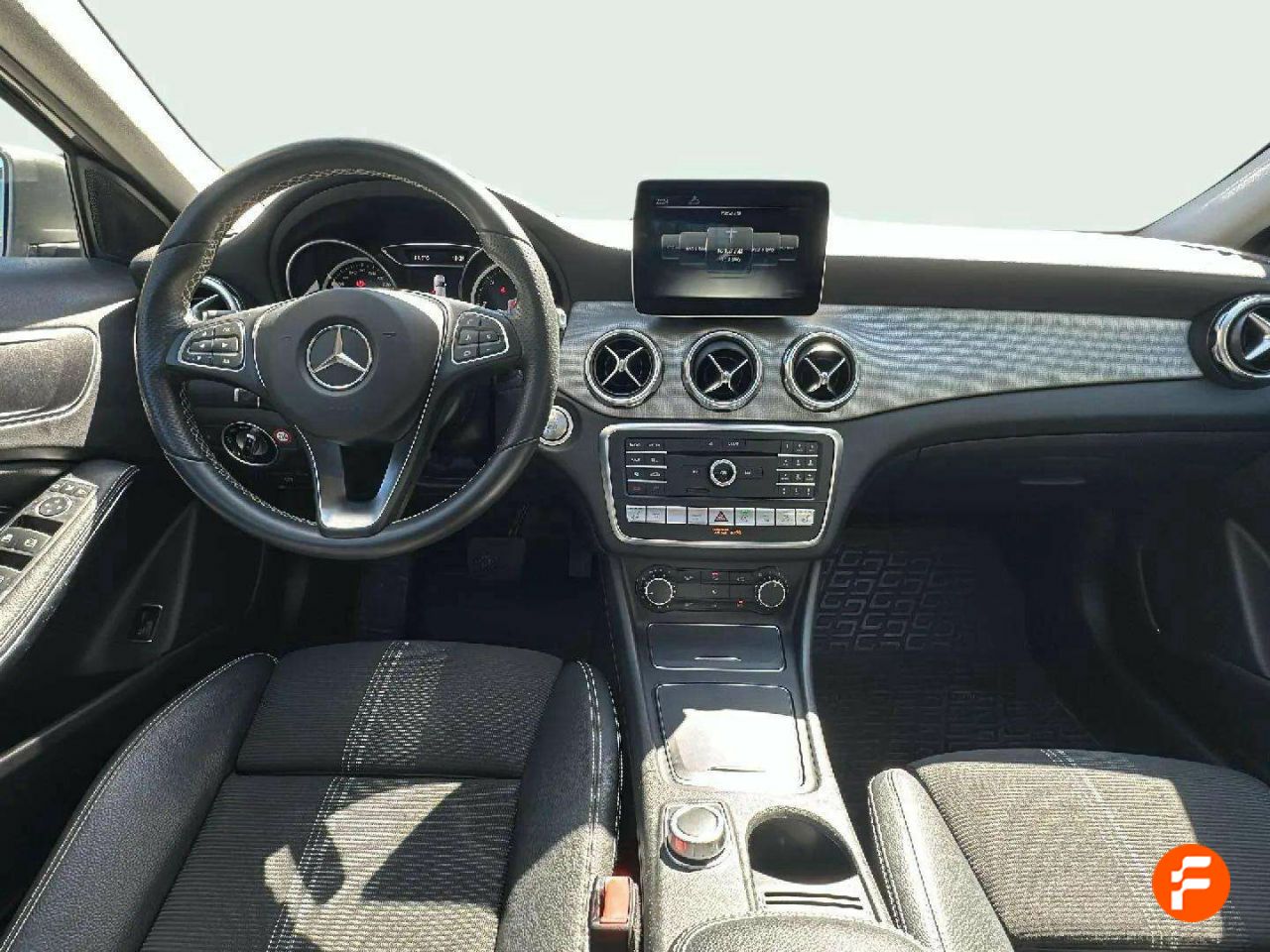 Foto Mercedes-Benz Clase GLA 10
