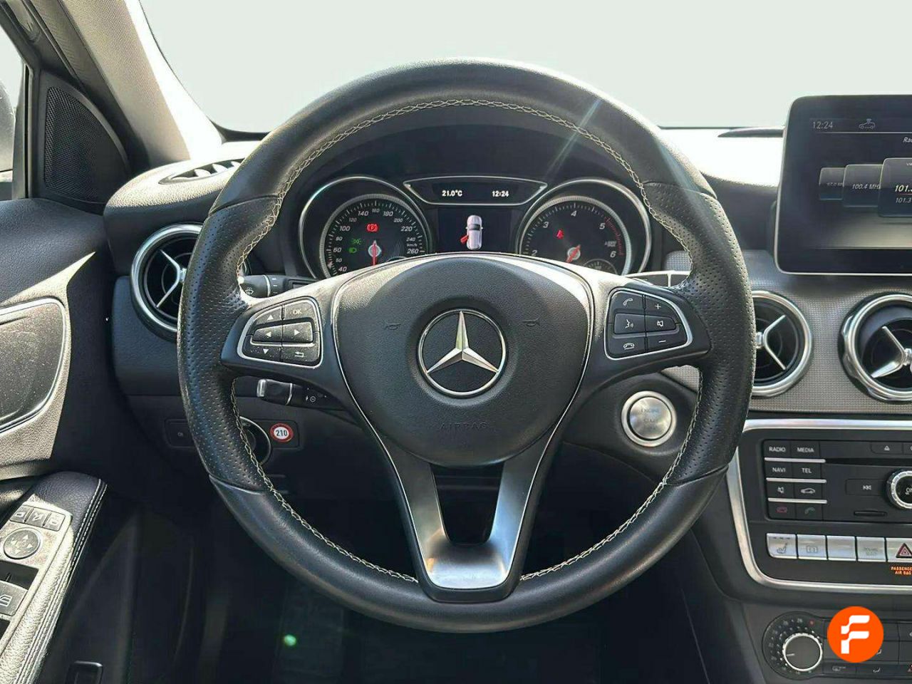 Foto Mercedes-Benz Clase GLA 12