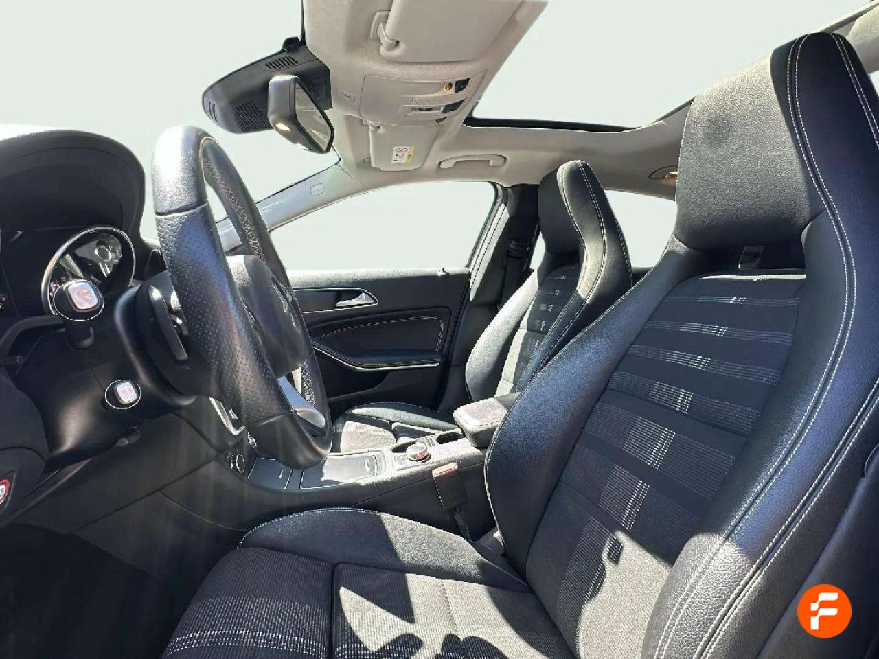 Foto Mercedes-Benz Clase GLA 14