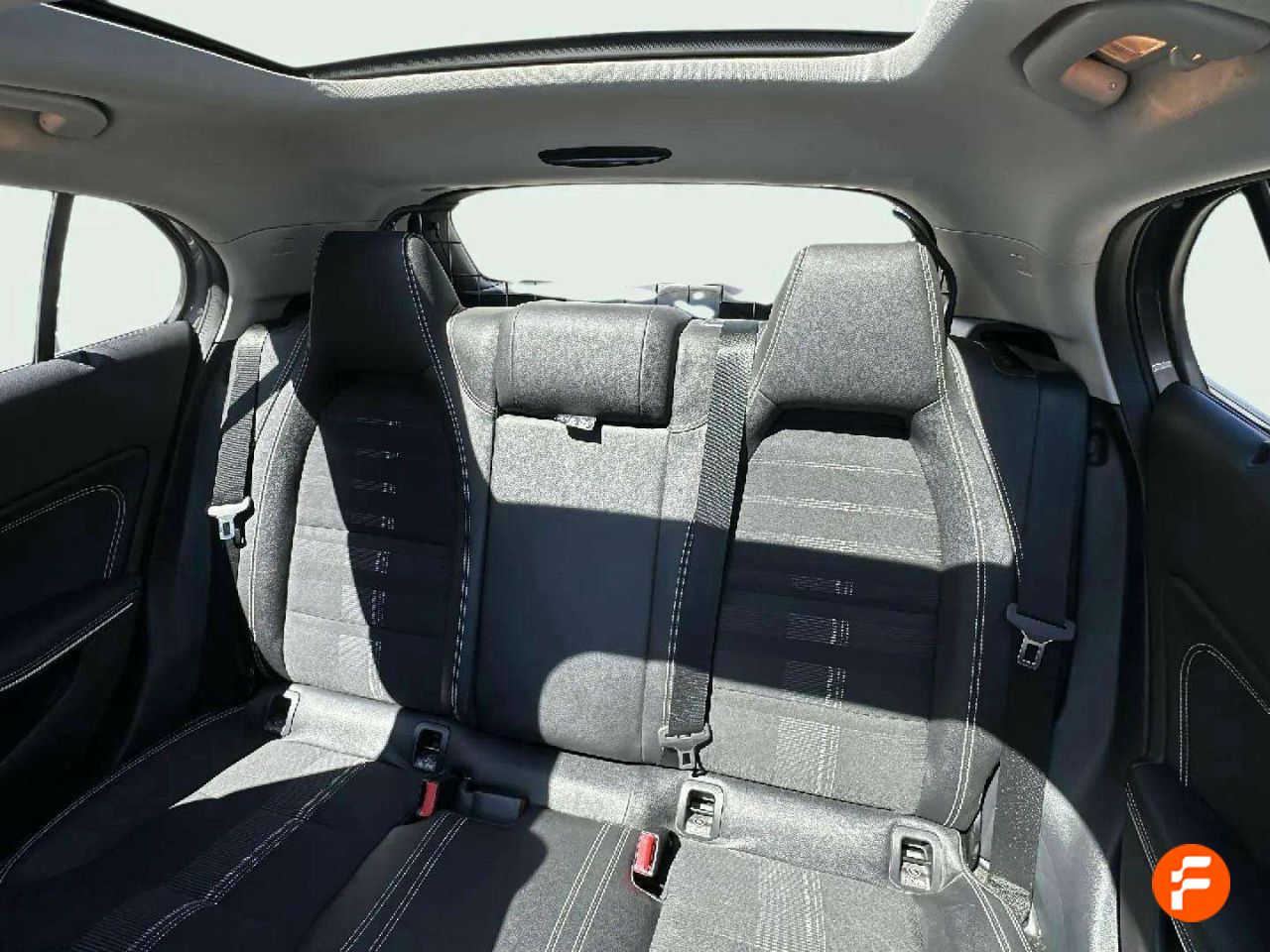 Foto Mercedes-Benz Clase GLA 16