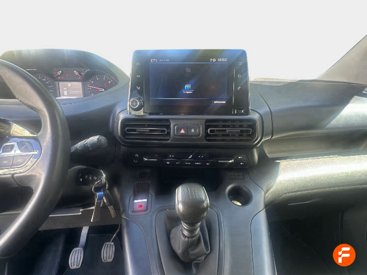 Foto Peugeot Rifter 10