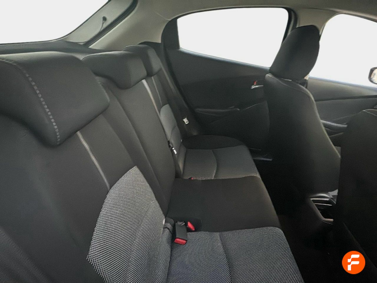 Foto Mazda Mazda2 16