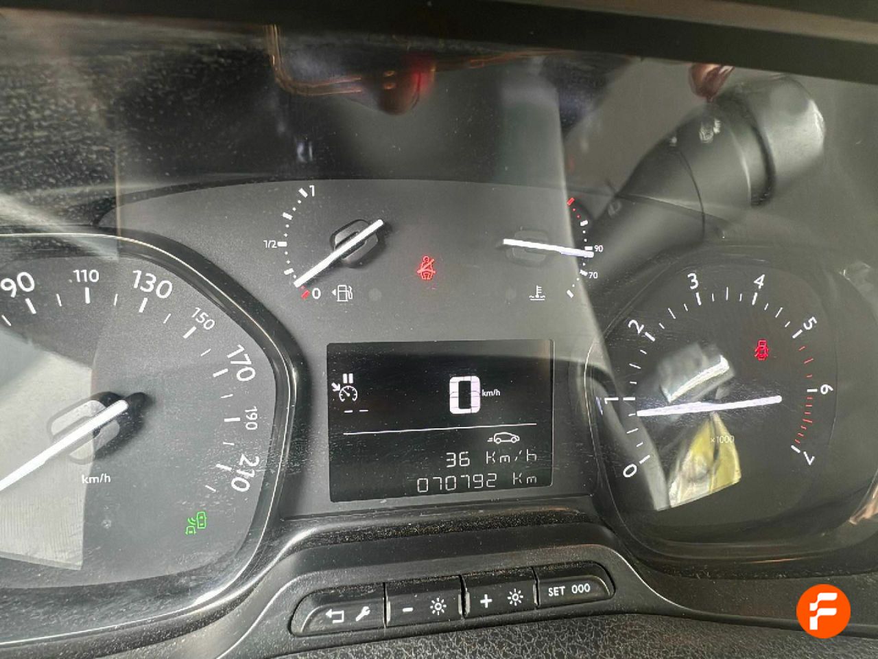 Foto Peugeot Traveller 11