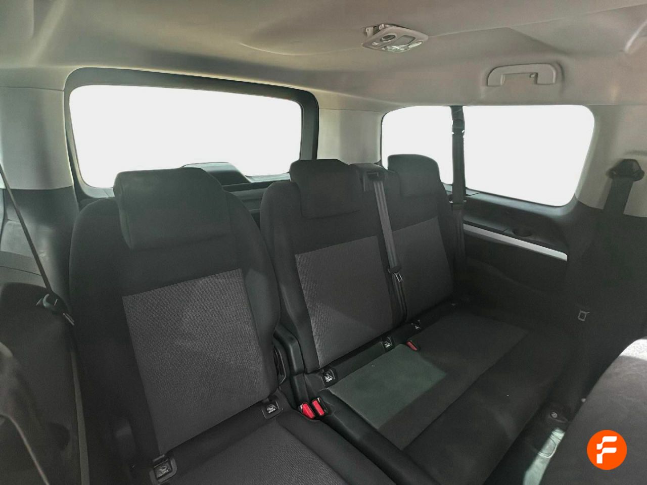 Foto Peugeot Traveller 15