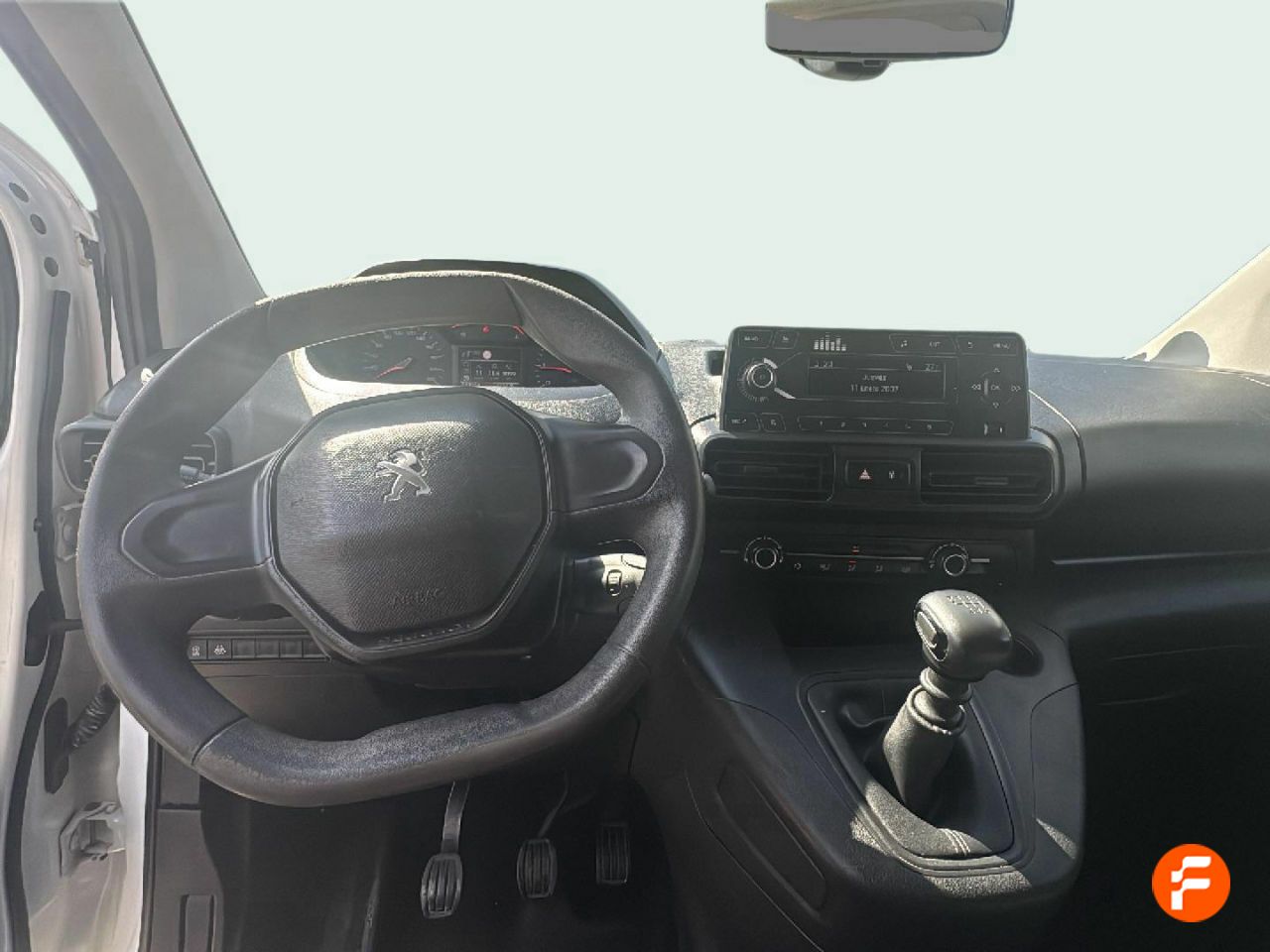 Foto Peugeot Rifter 8